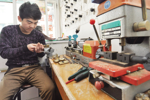 平街乡开锁店为啥“牛号”频现 听开锁师傅讲什么锁最防盗