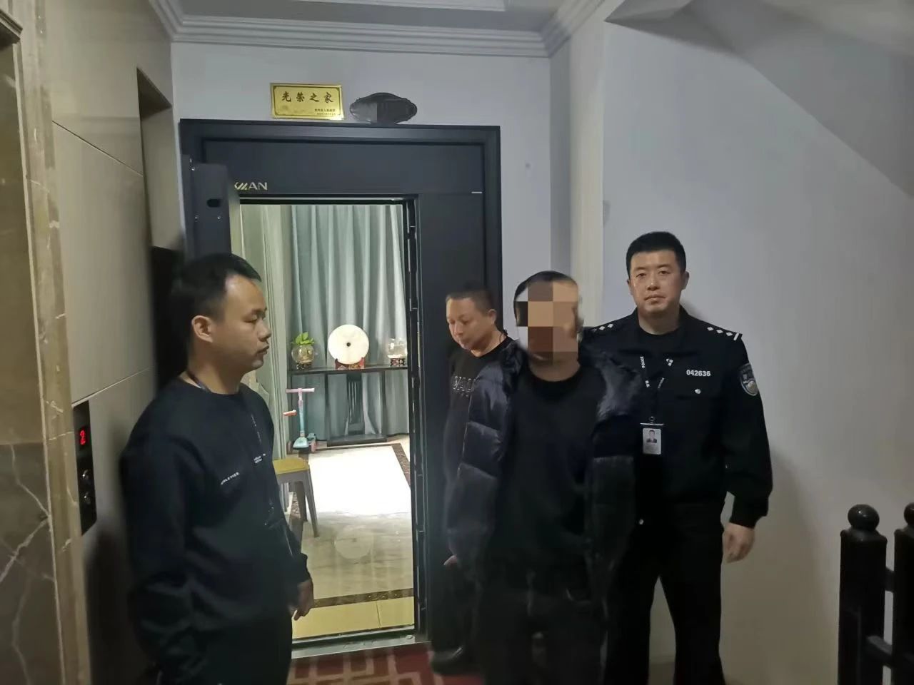 平街乡全副伪装仍被识别！双龙公安成功抓获一名撬锁盗窃嫌疑人